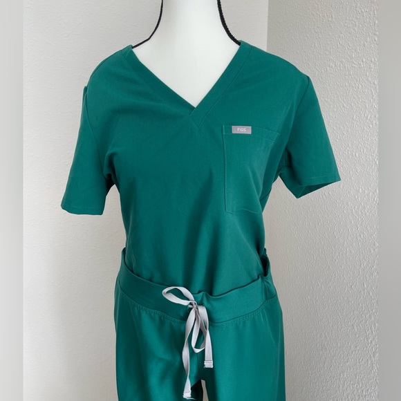 Figs Pants - Classic Fig Scrub Set size Medium